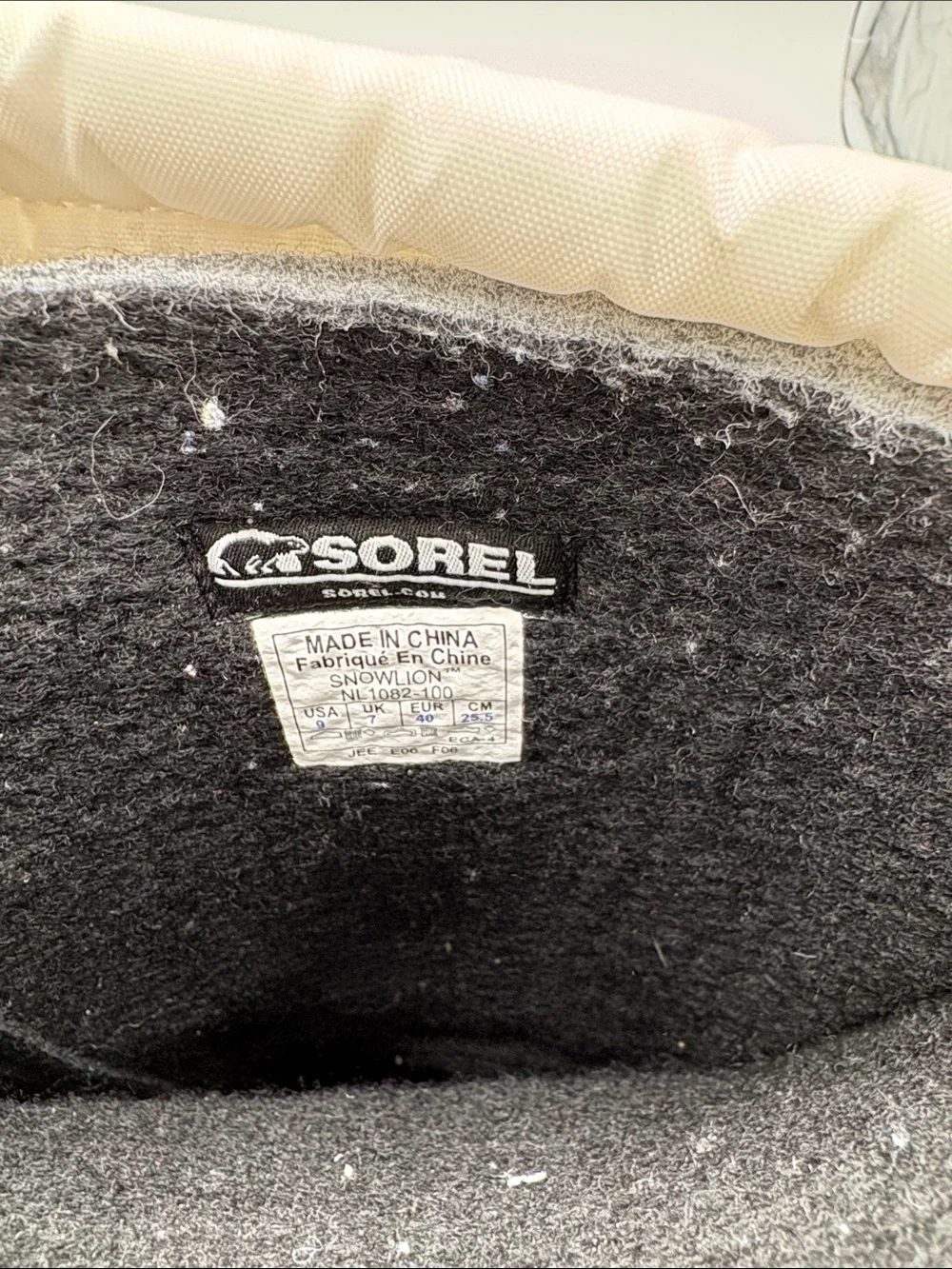 Sorel snow lion